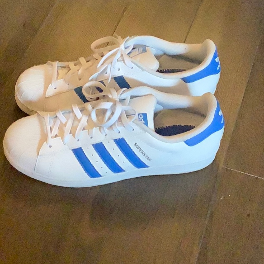 Adidas superstars
